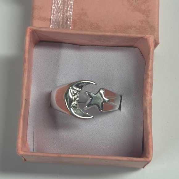 Sterling Silver Moon and Star Ring - Picture 7 of 8